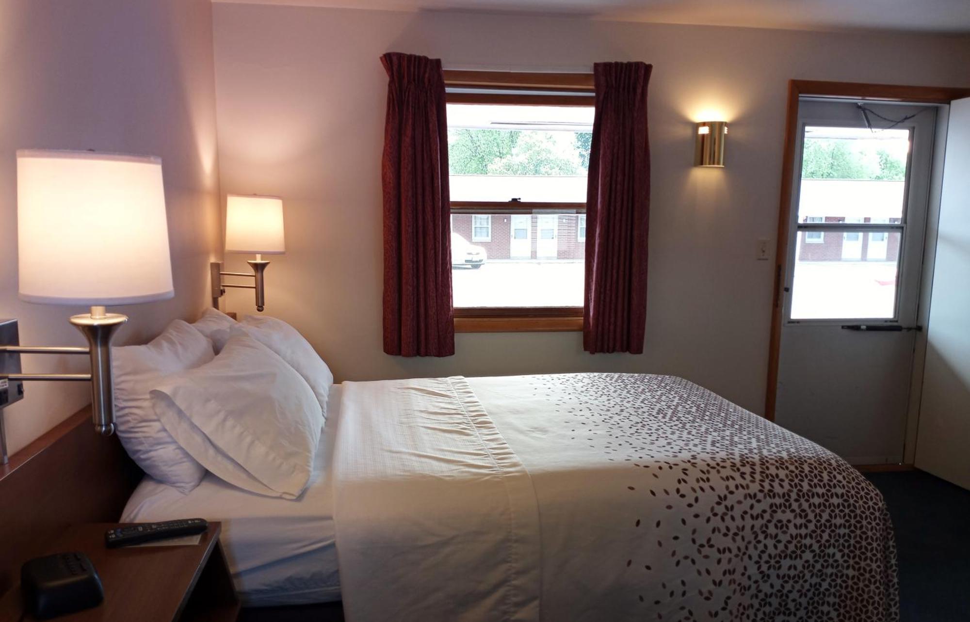 Bay Motel Green Bay Bagian luar foto