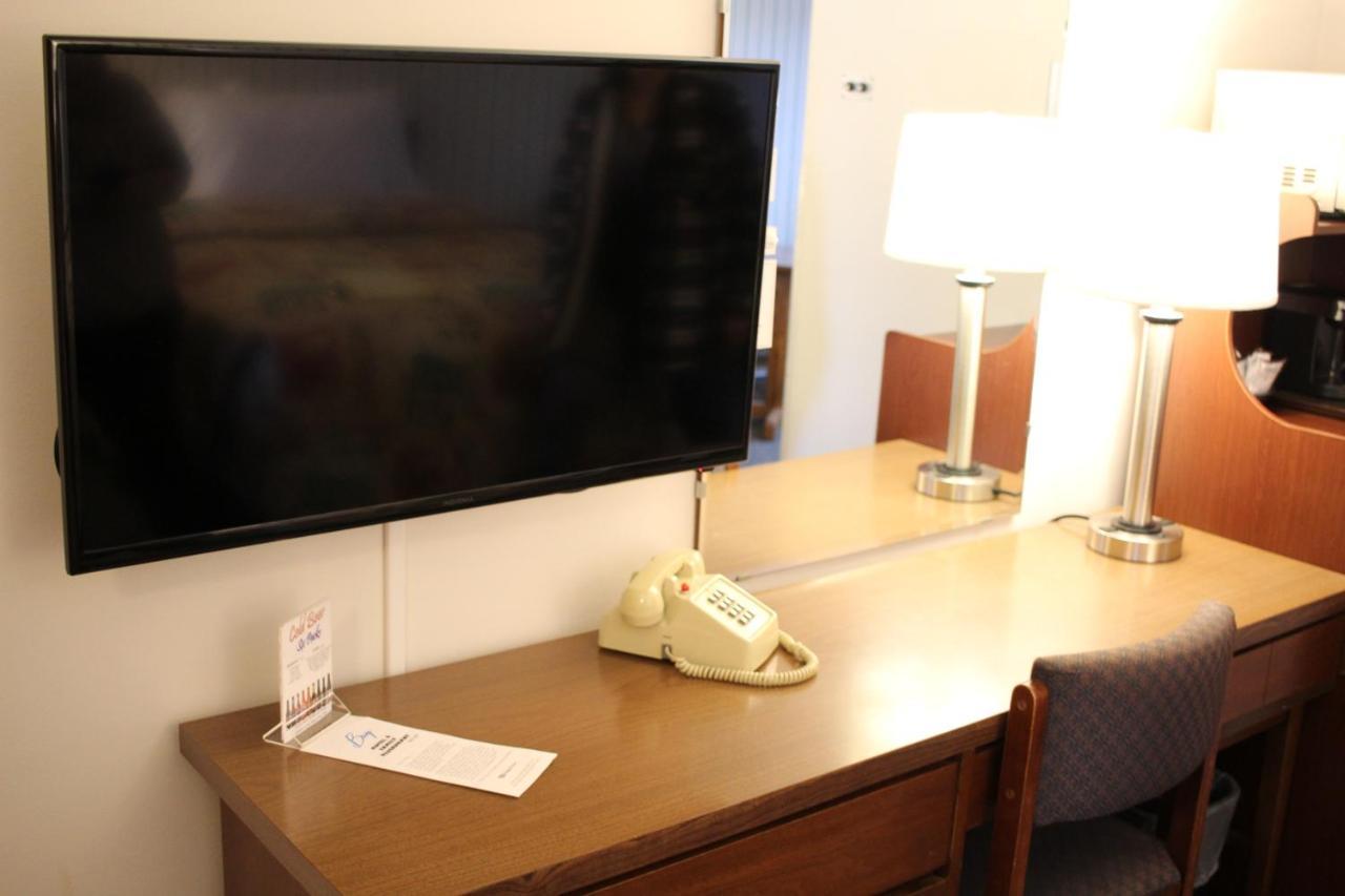 Bay Motel Green Bay Bagian luar foto